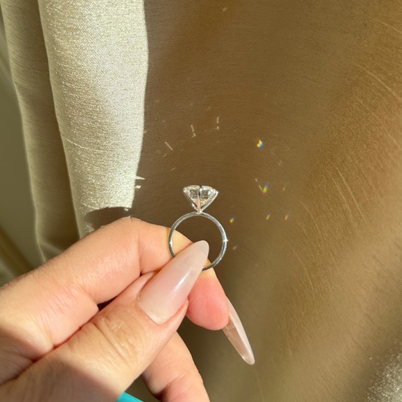 Emerald Cut Diamond Ring - Picture 3 of 9